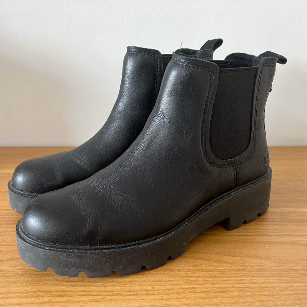 UGG Markstrum Black Leather Ankle Boots